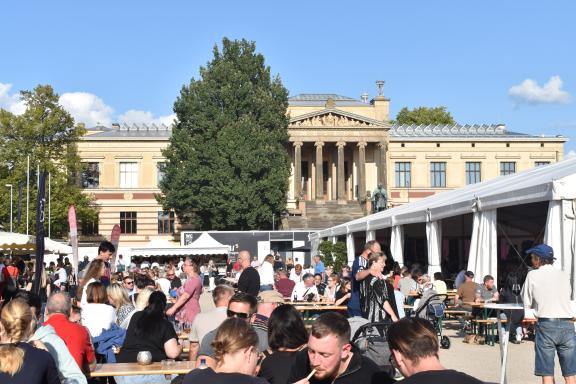 So war das Winzerfest in Schwerin 2023 auf dem Alten Garten So war das Winzerfest in Schwerin 2023 auf dem Alten Garten