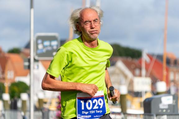 Zum fünften Mal findet der Flensburg Liebt Dich Marathon in Flensburg statt. Impression vom Staffellauf. - 03.09..2023 - Foto Marcus Dewanger Zum fünften Mal findet der Flensburg Liebt Dich Marathon in Flensburg statt. Impression vom Staffellauf. - 03.09..2023 - Foto Marcus Dewanger