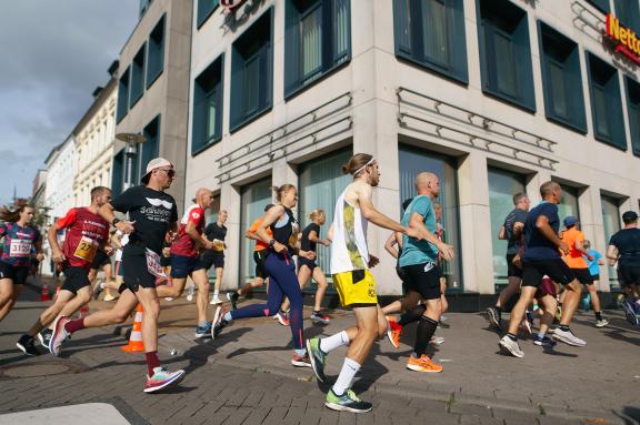 Zum fünften Mal findet der Flensburg Liebt Dich Marathon in Flensburg statt. - 03.09..2023 - Foto Marcus Dewanger Zum fünften Mal findet der Flensburg Liebt Dich Marathon in Flensburg statt. - 03.09..2023 - Foto Marcus Dewanger