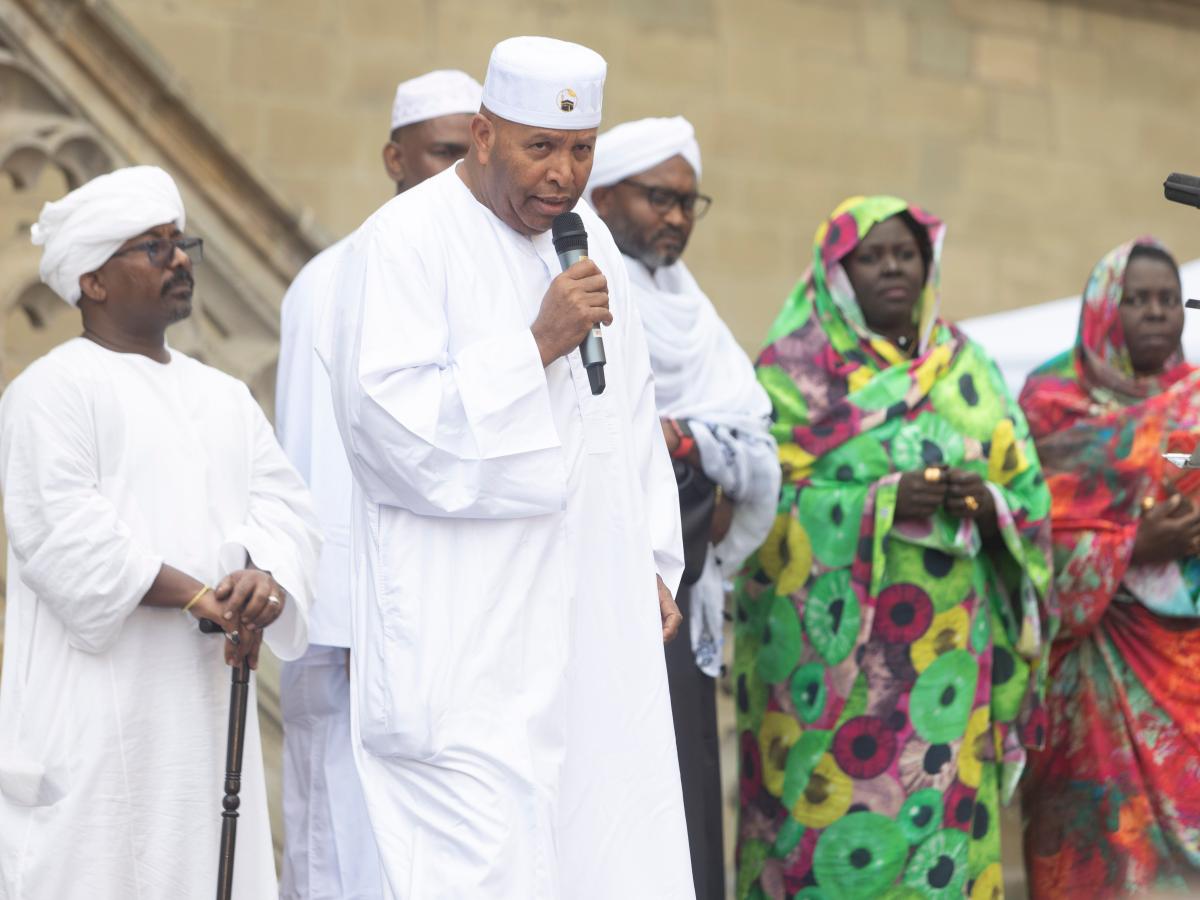 Korgazma ishtirokchilari jamoat transportida onanizm bilan shugullanishadi