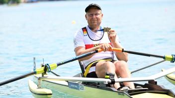 Der EM-Dritte im Einer, Marcus Klemp vom ORC Rostock, liegt hinsichtlich seines Vorhabens, bei den WM in Belgrad die direkte Qualifikation für die Paralympics 2024 in Paris zu schaffen, auf Kurs. Am Freitag geht es im Halbfinale weiter.