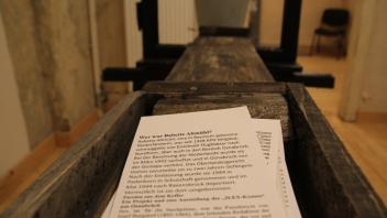 Ausstellung „Parolen aus dem Koffer“ in der Gedenkstätte Augustaschacht Hasbergen, 6.9.2023