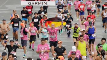 XL Mexico City Marathon Telcel 2023 Runners in the XL Telcel 2023 Mexico City Marathon, which started at the Estadio Oli