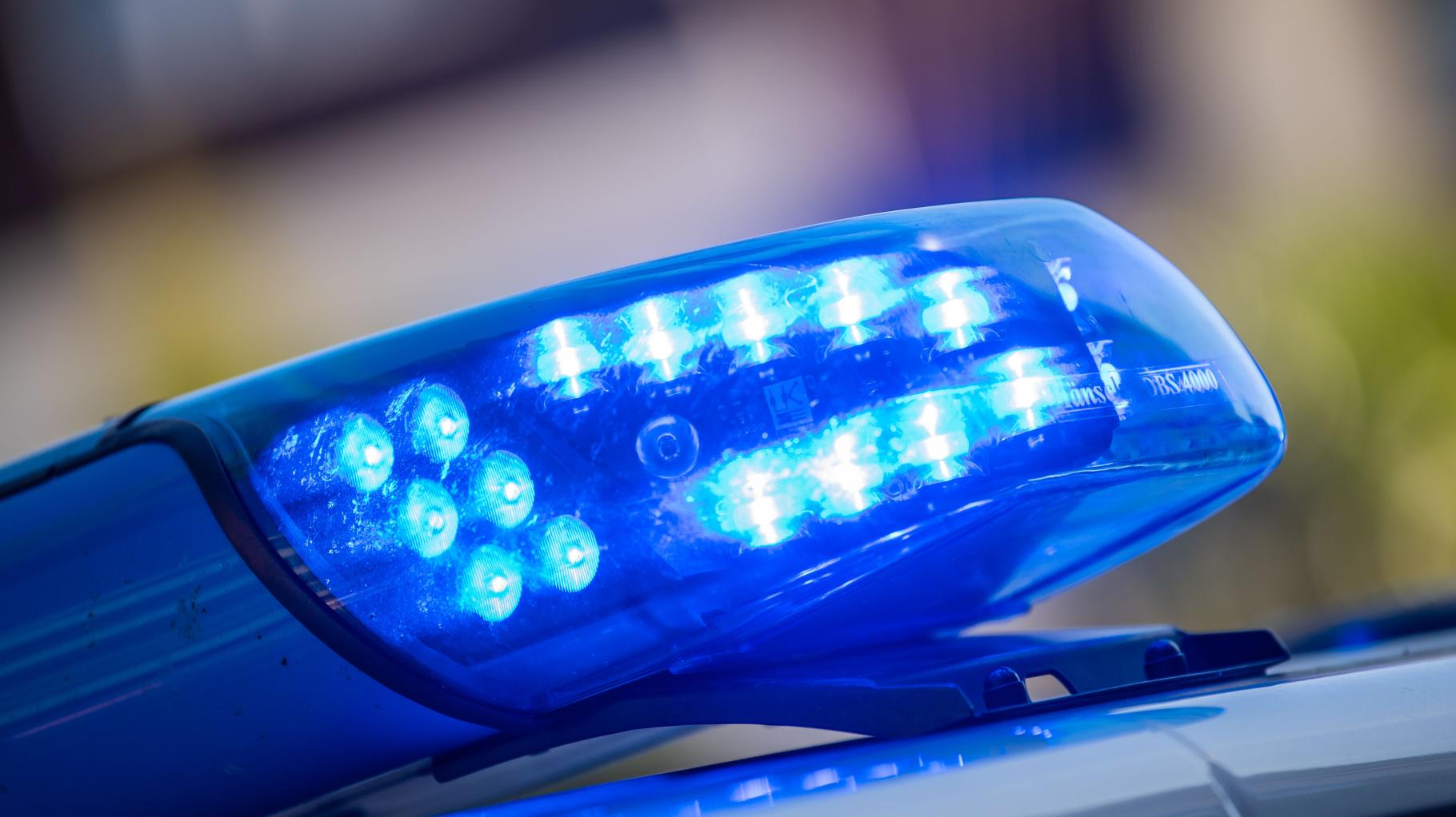 33-Jähriger tritt und schlägt in Rostock Polizisten