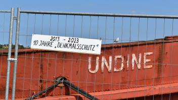 Das ehemalige Seebäderschiff Undine im Rostocker Stadthafen
