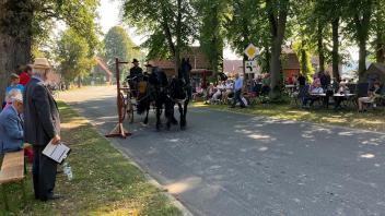 Die Gemeinde Belsch begrüßt und begleitet das Turnier der historischen Kutschen mit einem kleinen Volksfest