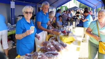 Landfrauenstand beim Bauernmarkt