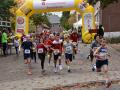 Die beigefügte Aufnahme entstand beim Start zum Schülerlauf aus dem Vorjahr. 