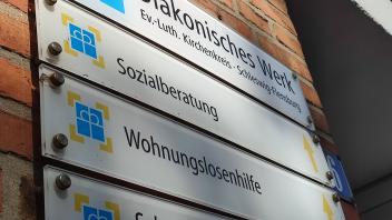 Bei der Beratungsstelle für Wohnungslose des Diakonischen Werkes des Kirchenkreises Schleswig-Flensburg gibt es Hilfe für Menschen in Not. 