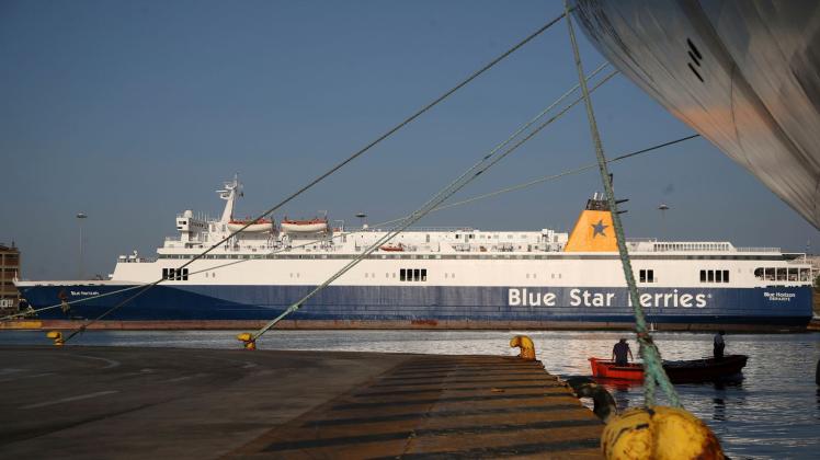 Fähre «Blue Horizon» im Hafen von Piräus