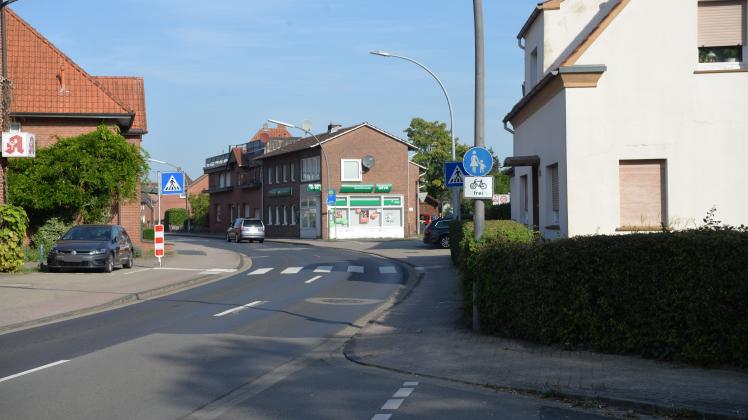 Einmündung In den Sandbergen und Altenlingener Weg auf die Meppener Straße in Lingen