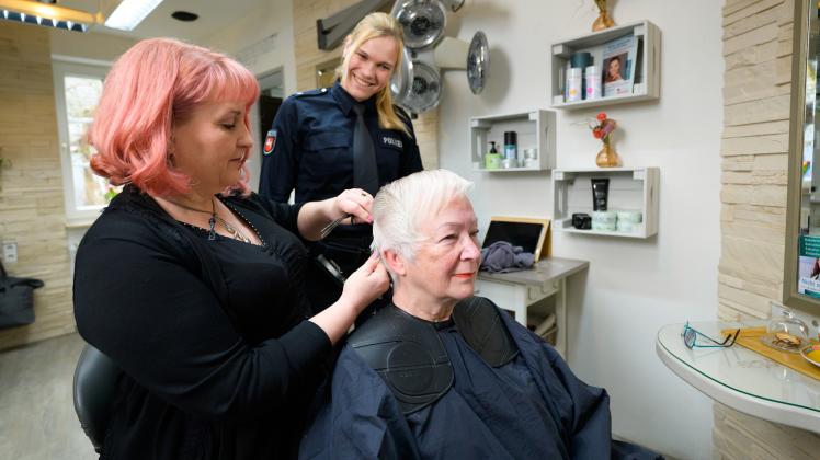 Aktion «Die Polizei geht zum Friseur»