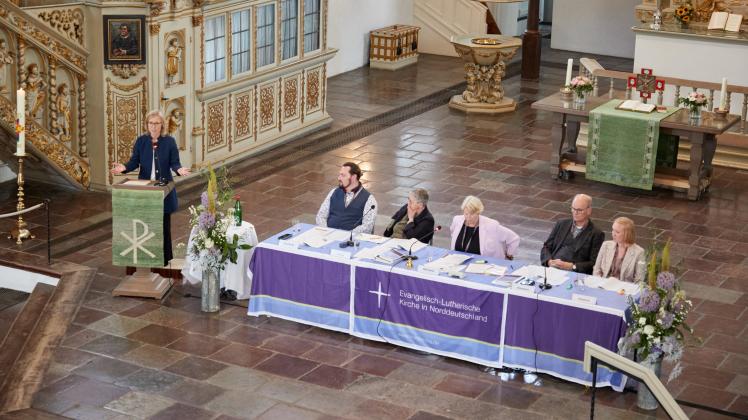 Landessynode der Nordkirche wählt eine Bischöfin oder Bischof