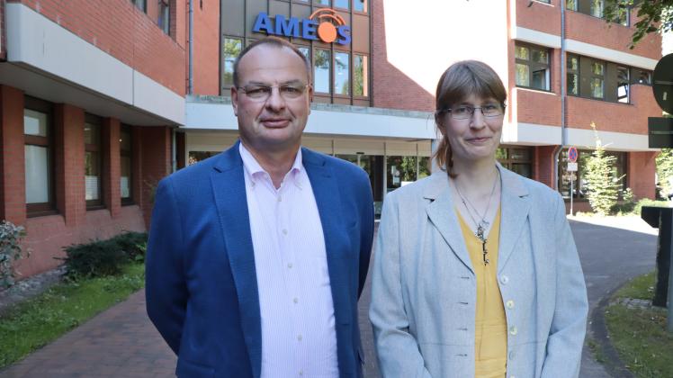 Dr. Frank Helmig ist neuer Chefarzt an den AMEOS Klinika in Preetz und Kiel. Er übt seine Tätigkeit gemeinsam mit Chefärztin Jasmin Bock aus.