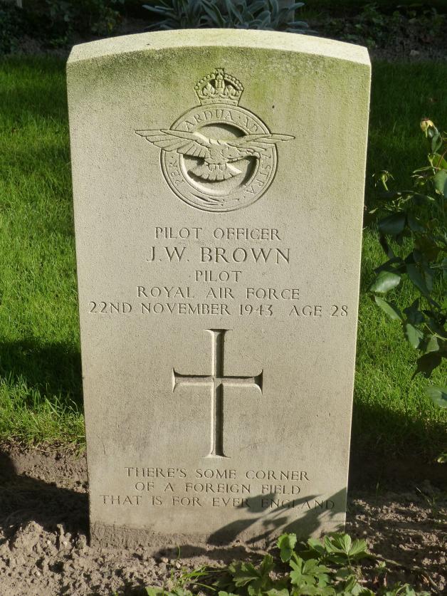 Im Gedenken an den Piloten James W. Brown der abgeschossenen Halifax. Im Gedenken an den Piloten James W. Brown der abgeschossenen Halifax.