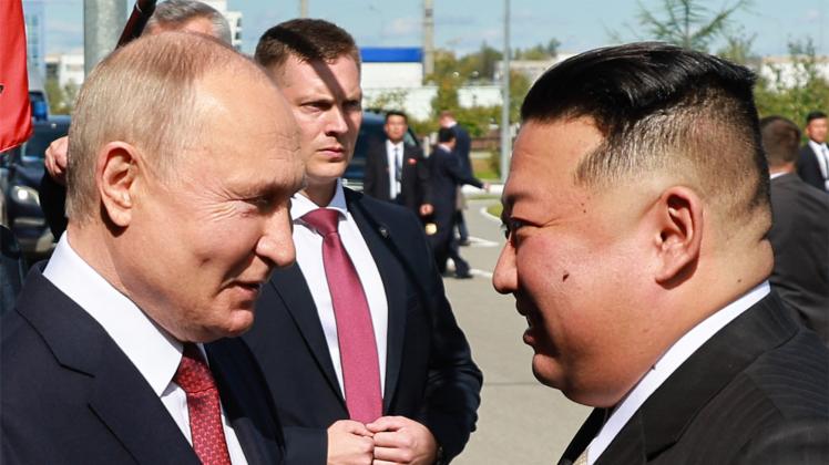Der russische Präsident Wladimir Putin (l.) empfängt Nordkoreas Machthaber Kim Jong Un in Russland: Beide Staatschefs sind international isoliert.