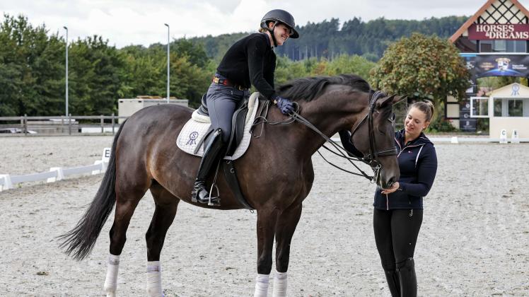 Hagen a.T.W.:  So trainieren die Reiterinnen Anna Christina Abbelen und Evelyn Eger für den Dressur-Event CDI. 13.09.2023