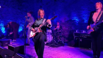 Die Neumünsteraner Band Grell um (von links) David Bergner, Fabian Köster, Maxi Reinhold, Arne Schmidt und Yannik Mitzloff hatte wieder großen Spaß auf der Bühne