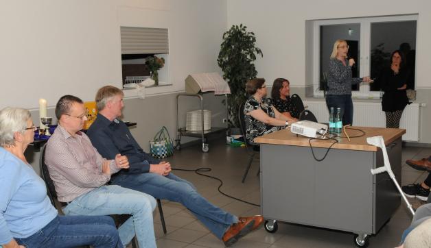 Die Kirchenvorstände aus Osterappeln, Hunteburg und Venne haben am Modell „So könnte es gehen“ mitgearbeitet. Die Kirchenvorstände aus Osterappeln, Hunteburg und Venne haben am Modell „So könnte es gehen“ mitgearbeitet.