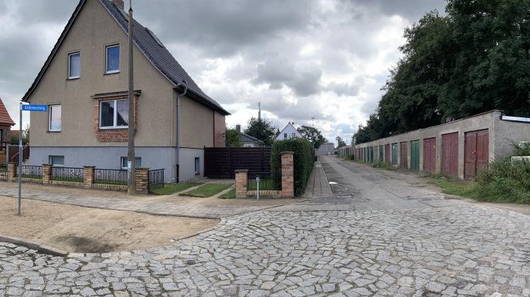 Blick in den Verbindungsweg vom Andreassteig aus gesehen. Künftig wird die Gasse in Richtung Vierburgweg offiziell den Namen Verbindugsweg tragen.