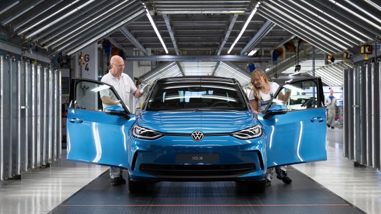 Produktion neuer ID.3 im VW-Werk in Zwickau