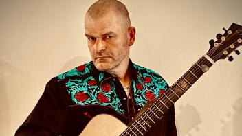 Musiker, Autor und Hörfunksprecher: Jan Graf kommt nach Neumünster. 