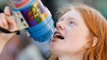 Fridays for Future ruft am 15. September zu einem weltweiten Klimastreik auf. Auch in Osnabrück gehen die Menschen gemeinsam auf Straße, um für Maßnahmen gegen den Klimawandel zu kämpfen. Foto: Michael Gründel