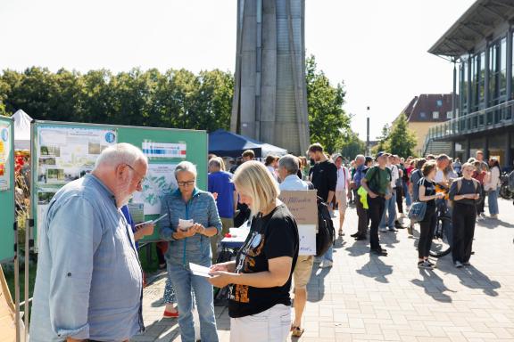 Fridays for Future ruft am 15. September zu einem weltweiten Klimastreik auf. Auch in Osnabrück gehen die Menschen gemeinsam auf Straße, um für Maßnahmen gegen den Klimawandel zu kämpfen. Foto: Michael Gründel Fridays for Future ruft am 15. September zu einem weltweiten Klimastreik auf. Auch in Osnabrück gehen die Menschen gemeinsam auf Straße, um für Maßnahmen gegen den Klimawandel zu kämpfen. Foto: Michael Gründel