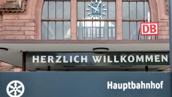 Osnabrück: Pro-Bahn-Sprecher Martin Sturm besichtigt mit uns den Hauptbahnhof und Altstadtbahnhof in Osnabrück und bewertet ihren Zustand anhand der Checkliste von "Allianz pro Schiene".  01.09.2023