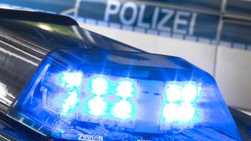 Bislang unbekannte Täter sind in der Nacht zu Freitag in Wietmarschen in ein Autohaus eingebrochen. Die Polizei sucht nun Zeugen der Tat.