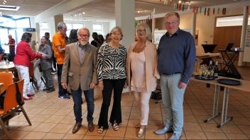 20 Jahre Pinneberger Tafel: Frank Hildebrandt (von links), Birgit Drechsler, Natalina di Racca-Boenigk, Harald Schmidt. 