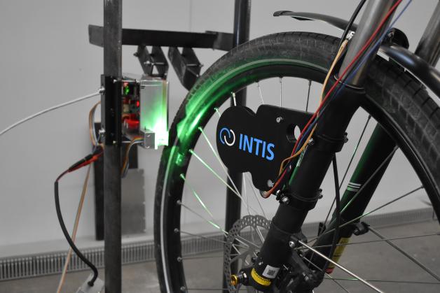 Die Intis forscht in Lathen an verschiedenen Projekten zur Elektromobilität mit kontaktlosen Lademöglichkeiten. Die Intis forscht in Lathen an verschiedenen Projekten zur Elektromobilität mit kontaktlosen Lademöglichkeiten.