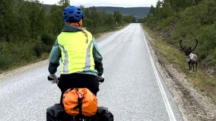 Eine Radreise durchs Land der Rentiere: Ein Paar aus Ahrensburg ist von Finnland bis zum Nordcap gefahren.