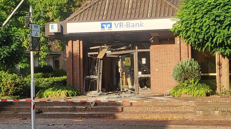 Der Geldautomat in der Filiale der VR-Bank in Kettenkamp wurde gesprengt.