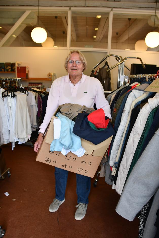 Rendsburg Basar macht Second Hand Mode zu Geld