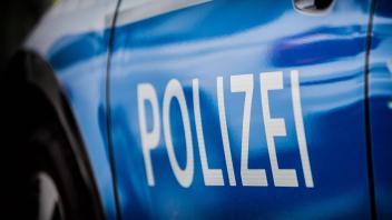 Bamberg, Deutschland 15. August 2020: Einsatzfahrzeug der Polizei mit Blaulicht und Schriftzug, Bayern *** Bamberg, Germ