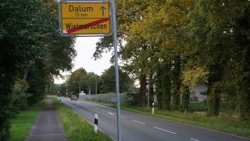 Auf dem Abschnitt der Dalumer Allee hinter dem Ortsausgangsschild in Wietmarschen soll die Fahrgeschwindkeit reduziert werden. Das hat der Ausschuss für Wirtschaftsförderung, Tourismus und Verkehr beschlossen.