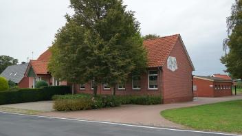 Das Dorfgemeinschaftshaus in Landegge, die Alte Schule an der Straße Landegge-Dorf, ist schon jetzt der Mittelpunkt der Ortschaft. Künftig sollen Bürger, Vereine und Gruppen hier aber mehr Platz bekommen. 