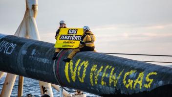 Greenpeace stört Pipeline-Verlegung