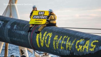 Erneute Greenpeace-Aktion gegen LNG-Terminal - Aktivisten wieder an Land