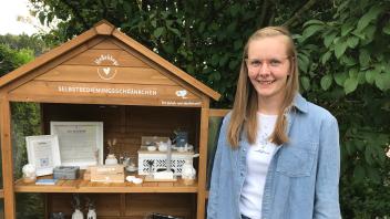 Malina Buntrock eröffnet am Wochenende ihren Deko-Schrank.
