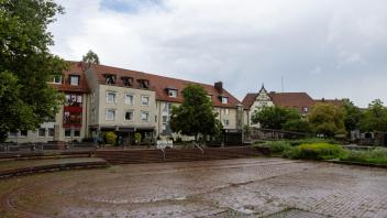 im September soll der Umbau des Ledenhofs beginnen. Bei Gelegenheit Fotos vom Ist-Zustand machen. Es soll es ein paar Stellen geben, die verfallen sind. 