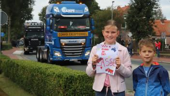 300 Lastwagen fahren für den verstorbenen Lasse (4) aus Scharrel