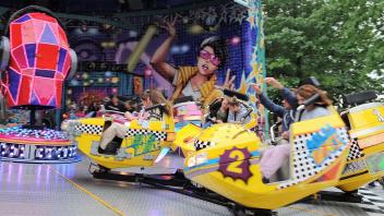 Die Fahrgeschäfte der Werlter Herbstkirmes waren gut gefüllt.