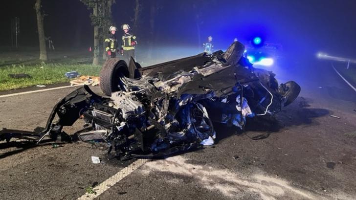 Bei einem schweren Verkehrsunfall in Dörpen ist am Sonntagmorgen ein 36-jähriger Mann schwer verletzt worden. 