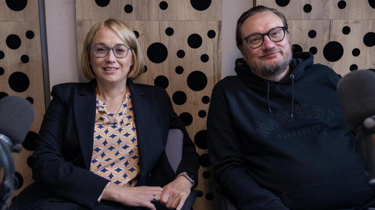 Eine Million Euro für den VfL Osnabrück: Oberbürgermeisterin Katharina ...