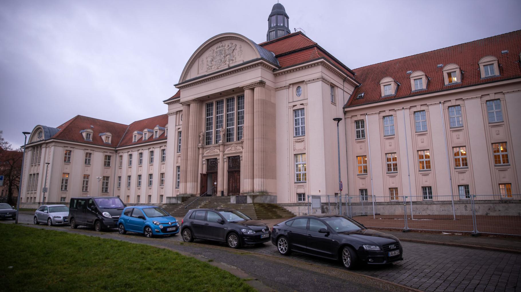 Prozess wegen Messerattacke an Haltestelle „Schlossblick“ in Schwerin
