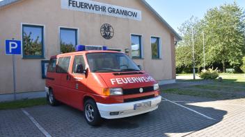Der alte Mannschaftsbus der Feuerwehr aus Grambow soll nun zum Bürgerbus für die Gemeinde werden.