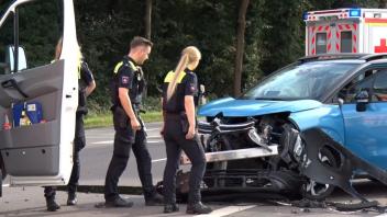 Vorfahrt genommen: Zwei Verletzte bei Unfall auf B68 bei Bersenbrück