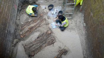 Archäologen legen Armenfriedhof frei